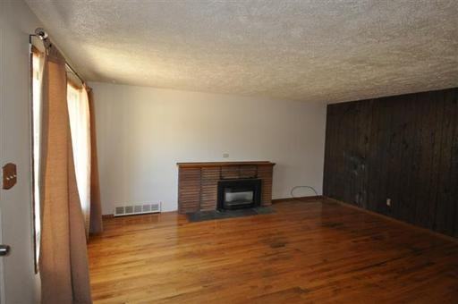 6217 N G St - Photo 2 of 6