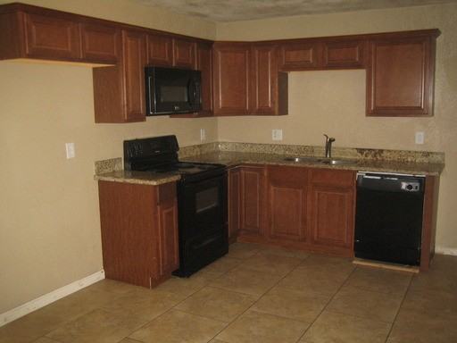 3920 W Lewis Ave - Photo 2 of 10