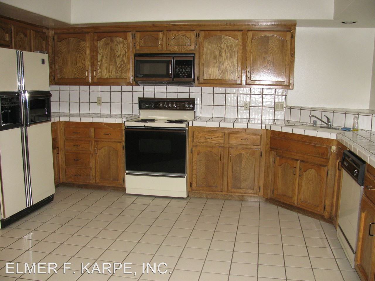 8212 Chaucer St - Photo 2 of 9