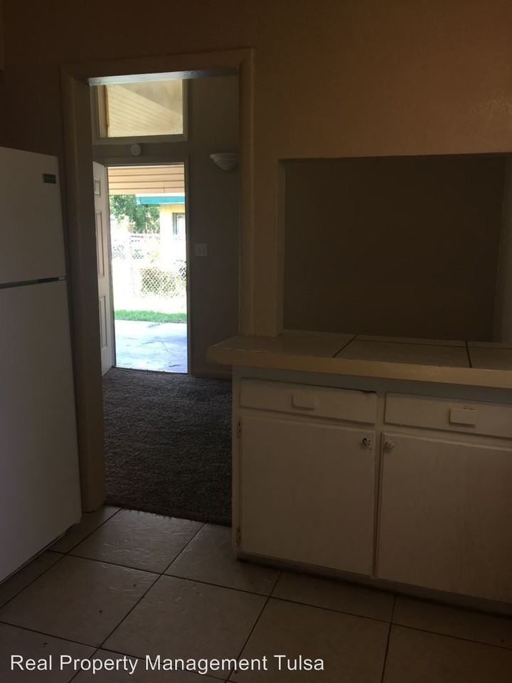 1379 E 52nd St N - Photo 3 of 5