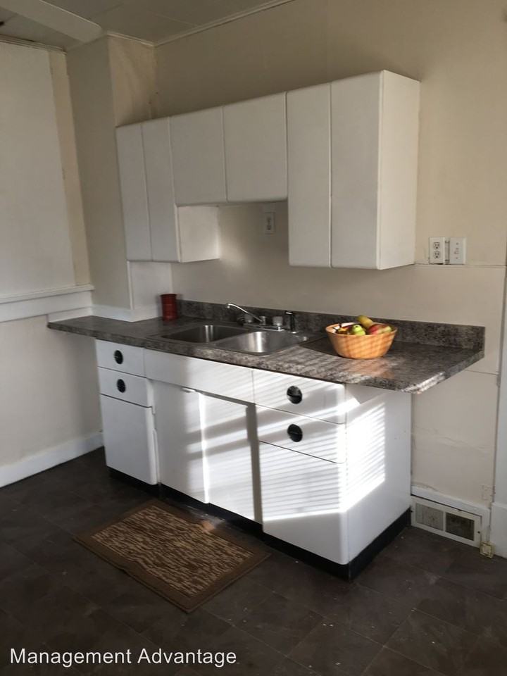 714 N Jefferson St - Photo 2 of 11