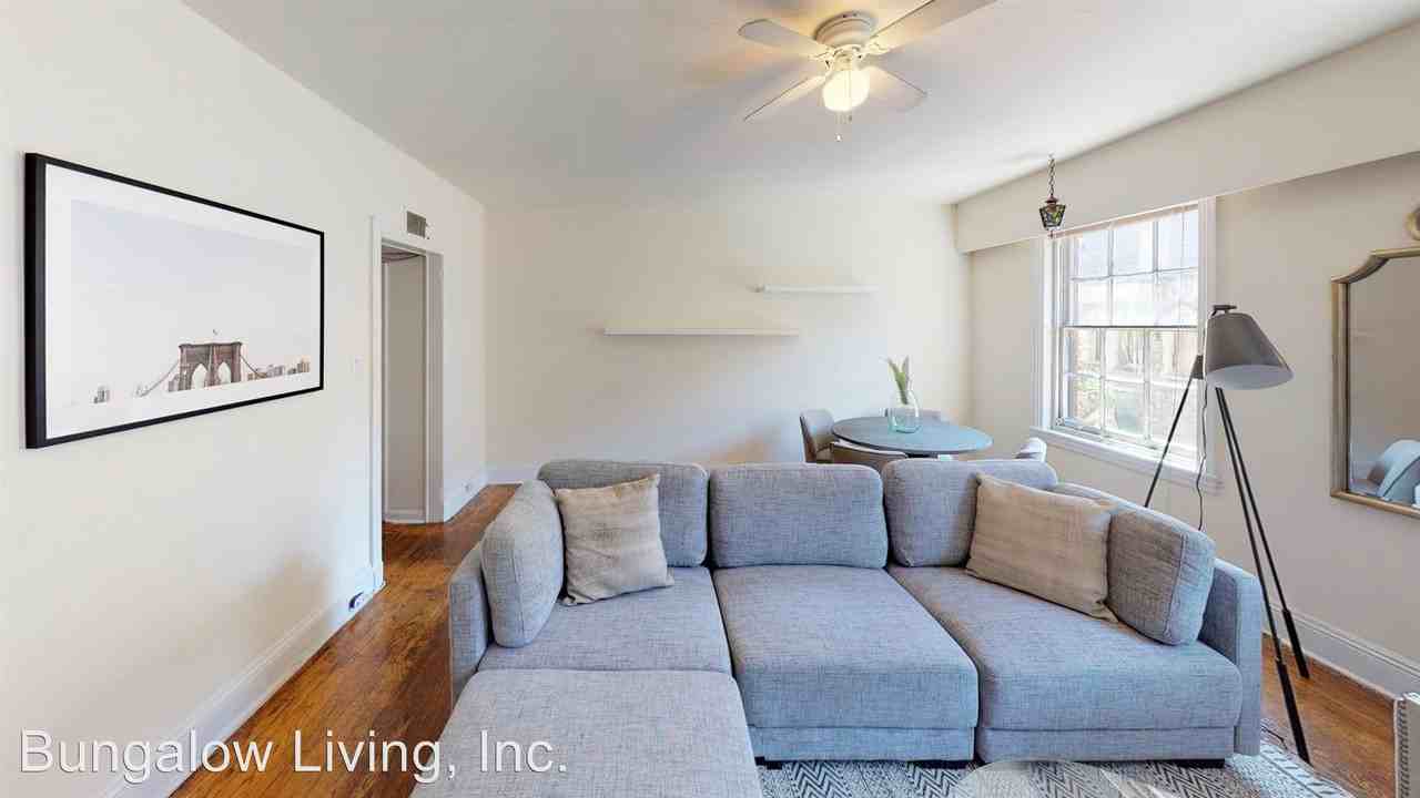 1807 Spruce St 3F - Photo 2 of 6