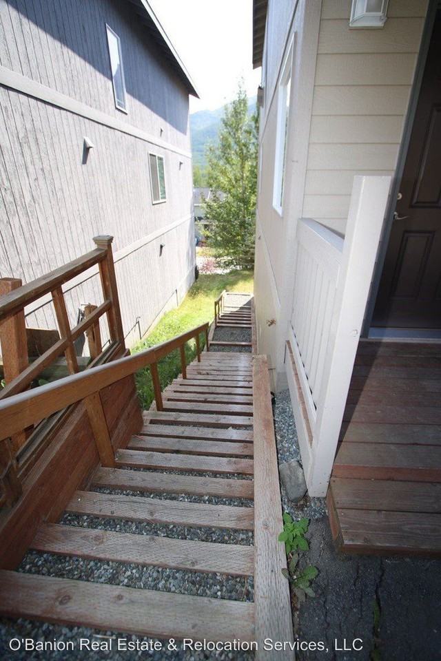 20802 Mountainside Drive - Photo 2 of 24