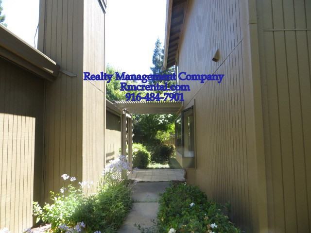 1954 Discovery Village Ln - Photo 3 of 21