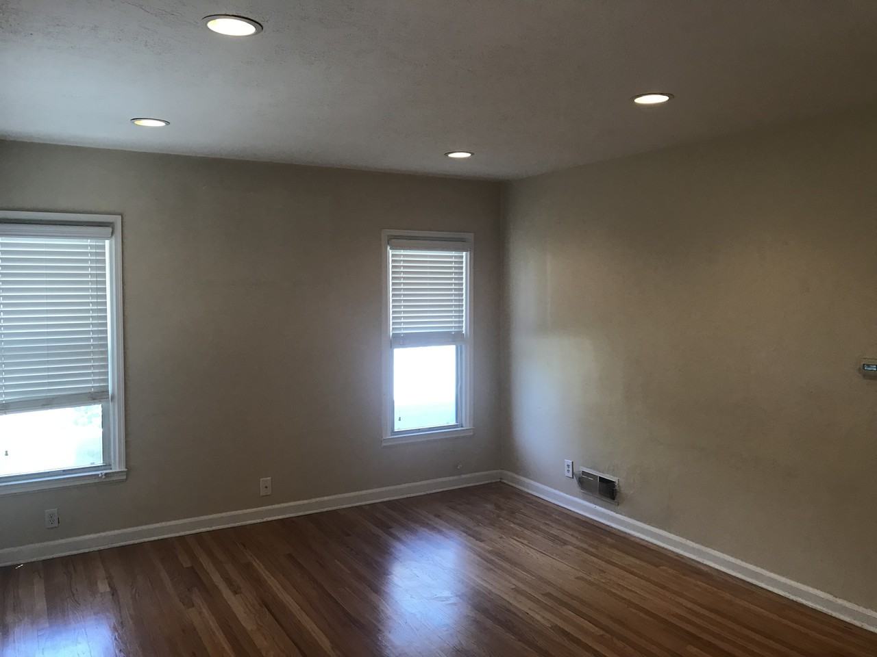 777 E 600 S - Photo 3 of 16