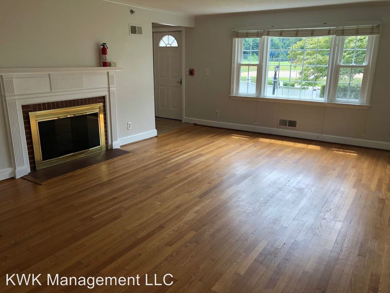 315 Henry Street - Photo 3 of 38