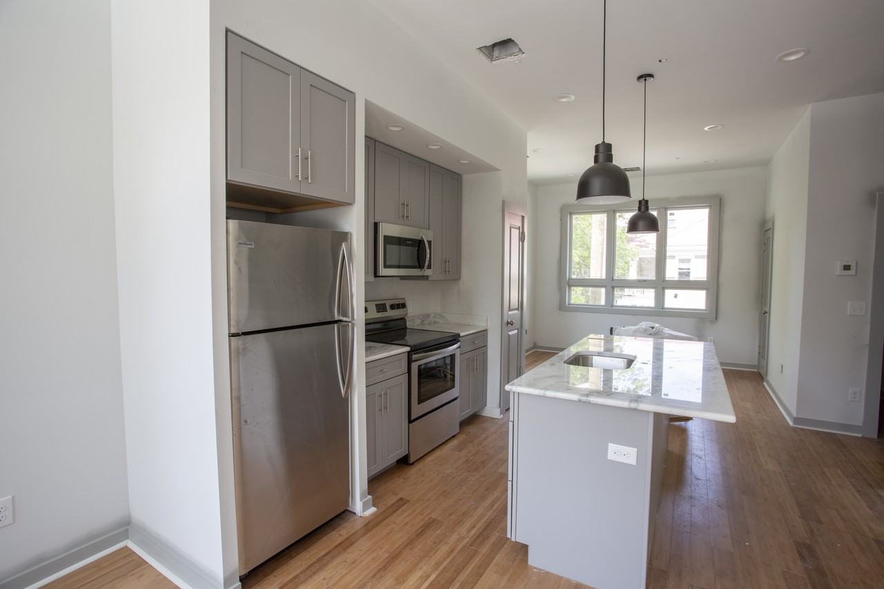 2011 Bull St - Photo 3 of 4