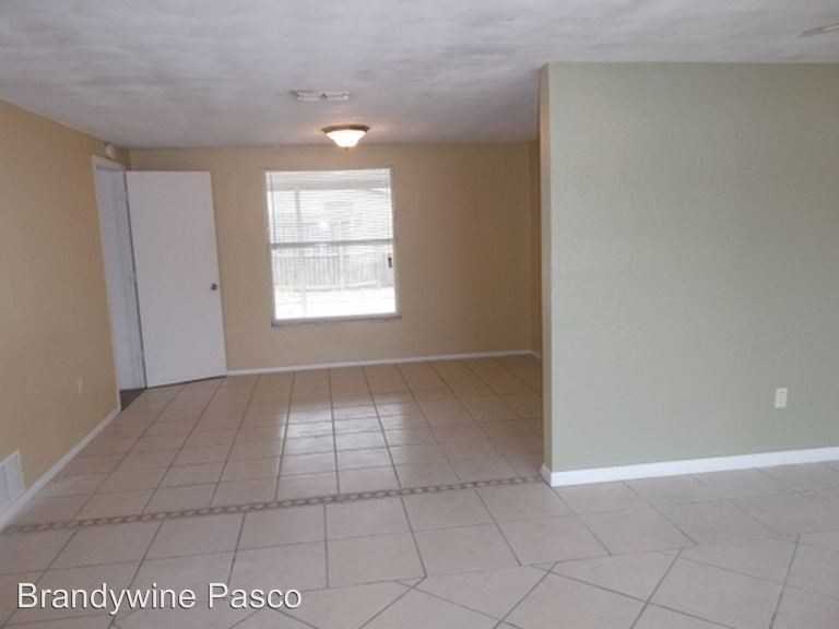 10911 Lyndale Ave - Photo 2 of 8