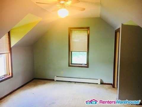 1543 11th Ave Se - Photo 3 of 16