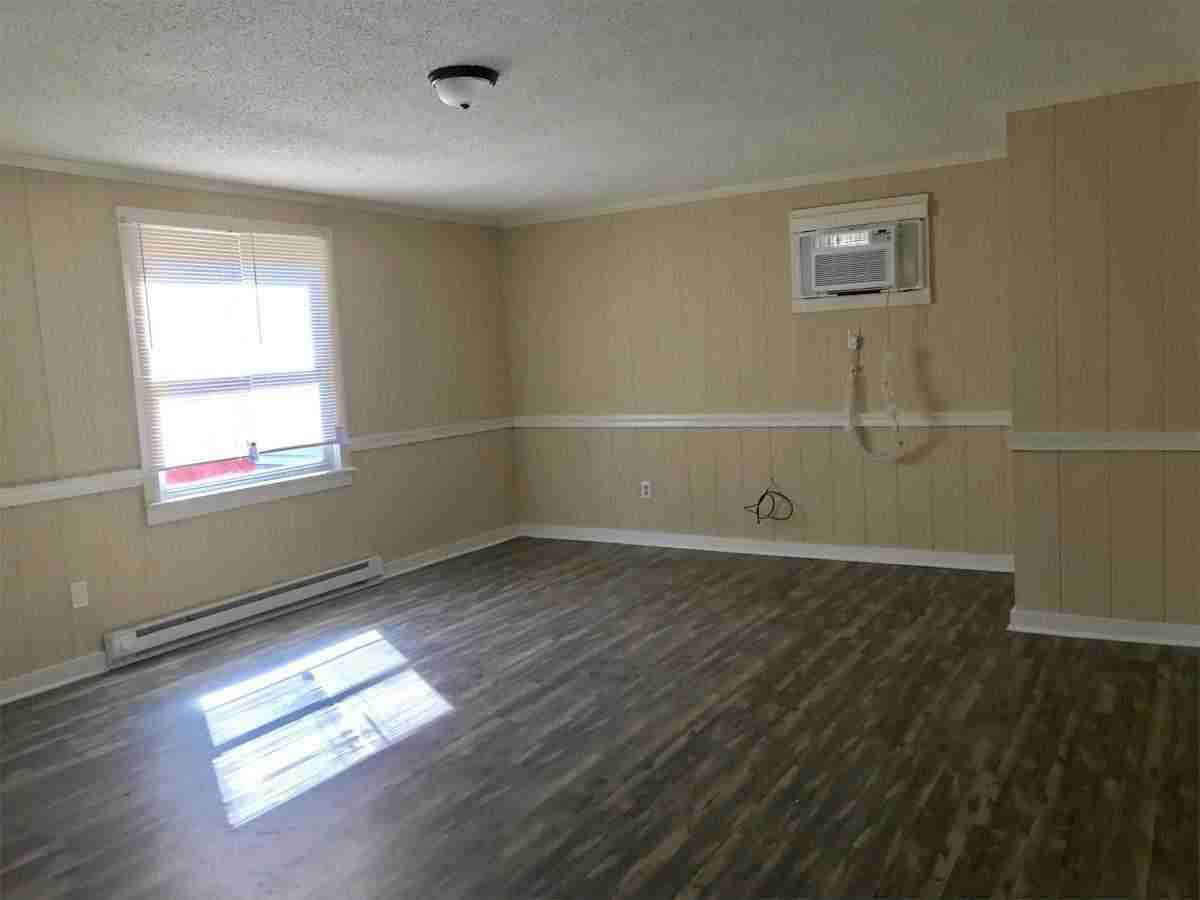 113 W Pinetree Dr - Photo 2 of 7