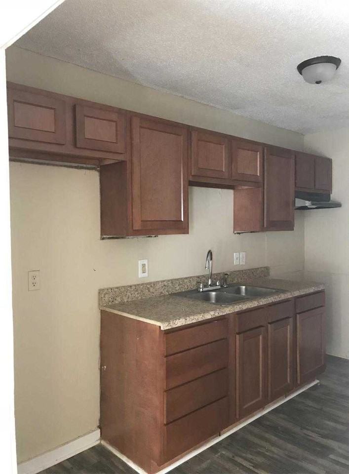 113 W Pinetree Dr - Photo 3 of 7