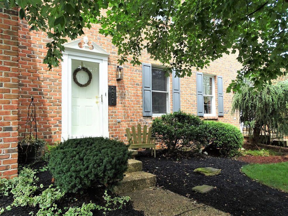 207 Providence Pl - Photo 2 of 7