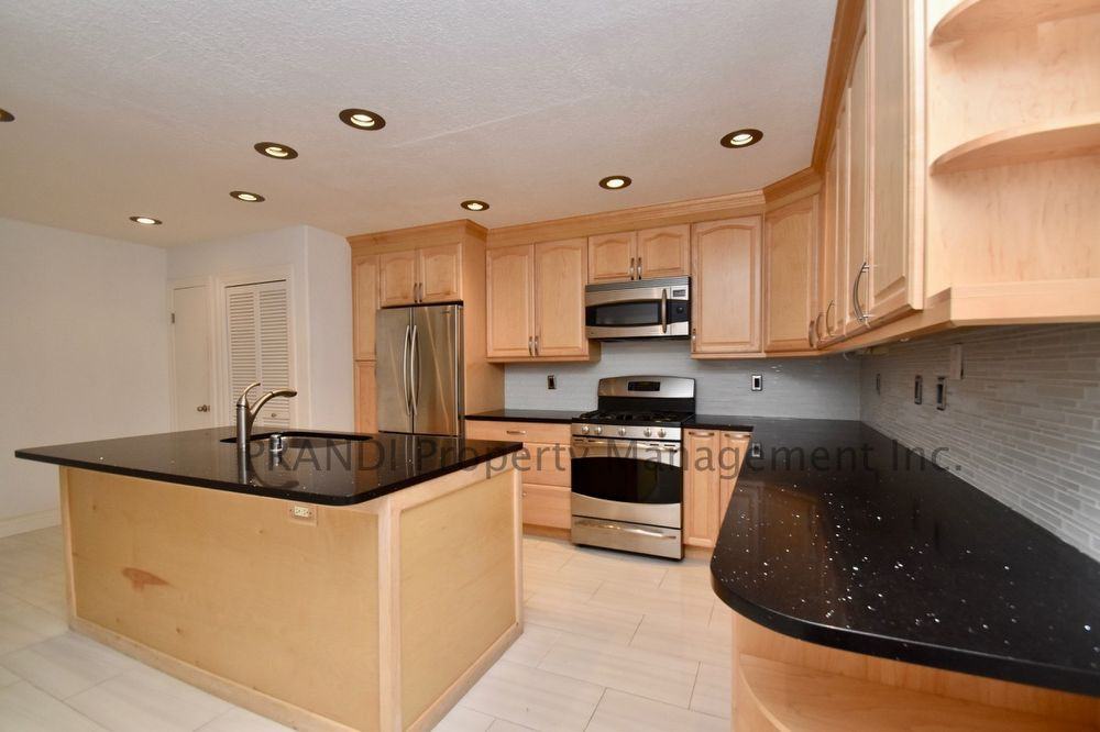 175 Professional Center Pkwy - Photo 2 of 14