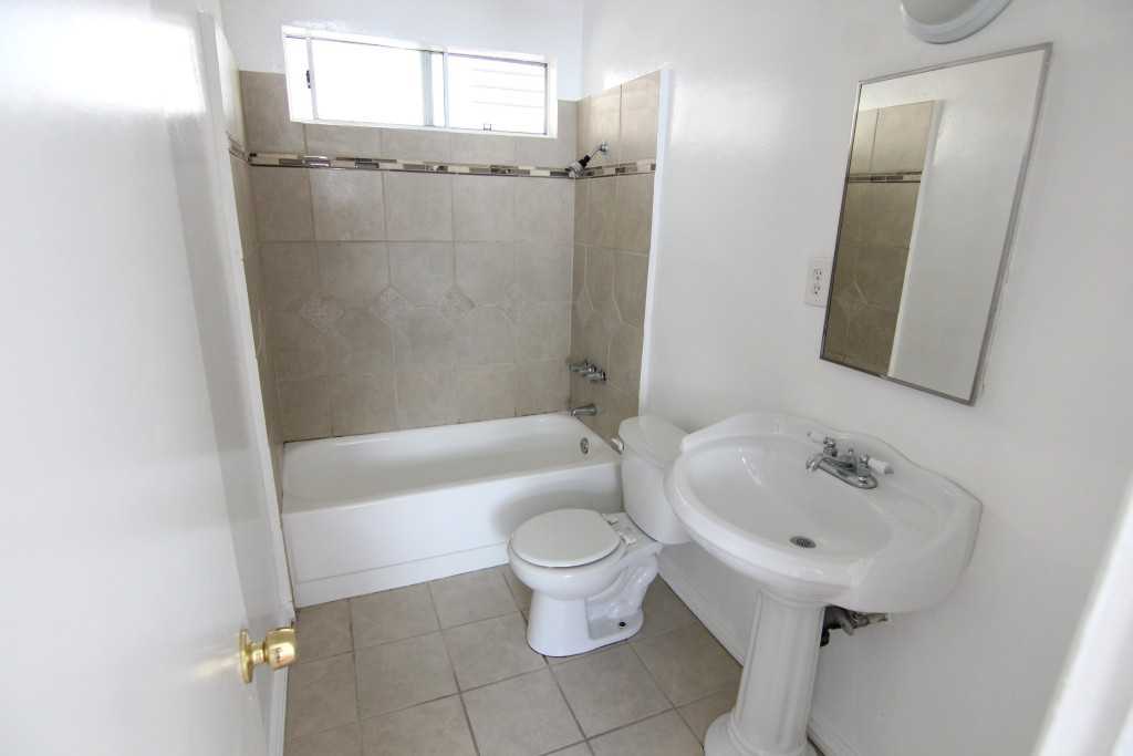 1825 Tamarind Ave. - Photo 2 of 26