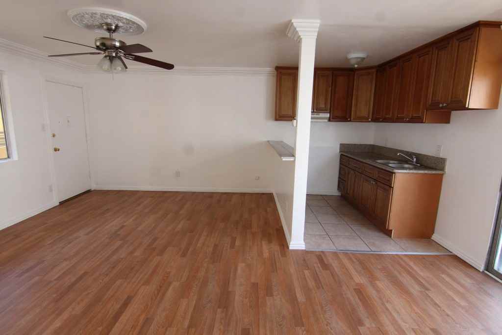 1825 Tamarind Ave. - Photo 3 of 26