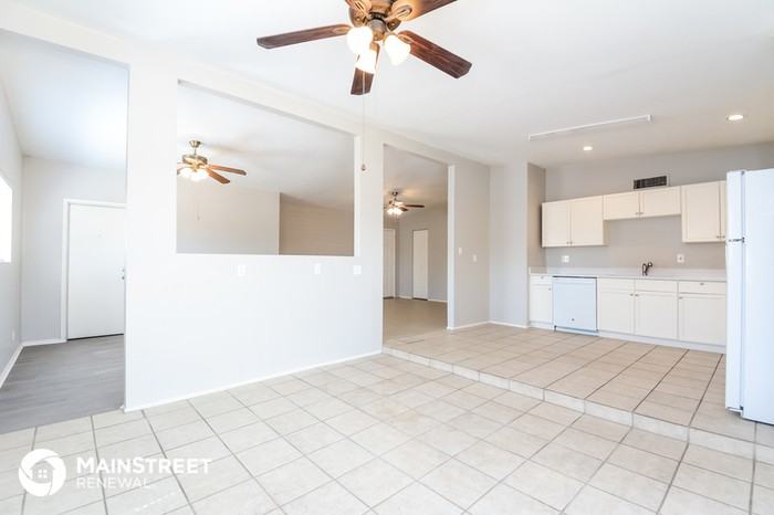 7530 E Poinciana Dr - Photo 3 of 16