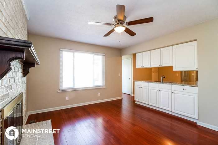 3611 Gray Fox Dr - Photo 3 of 15