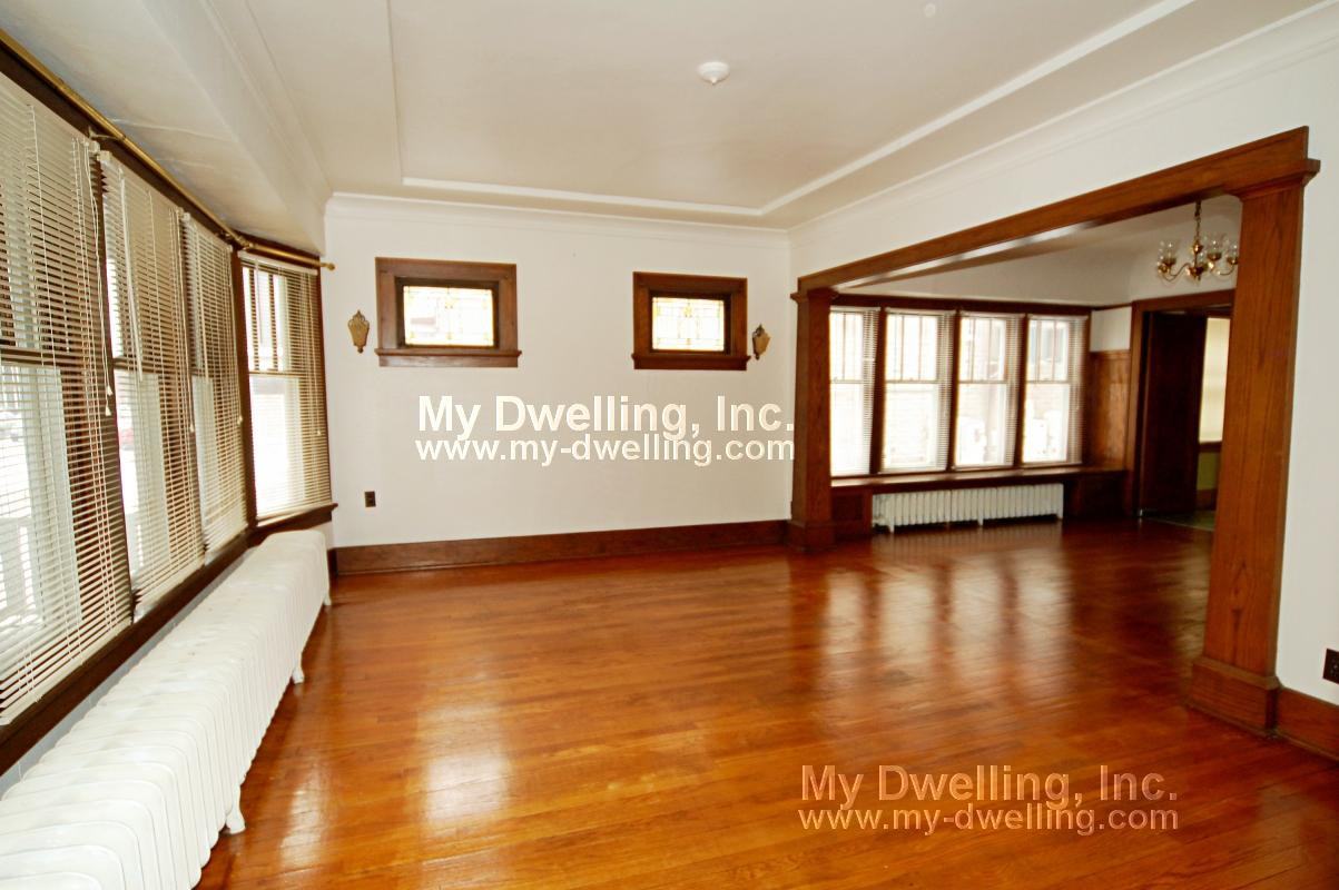 4443 N Oakland Ave - Photo 3 of 11