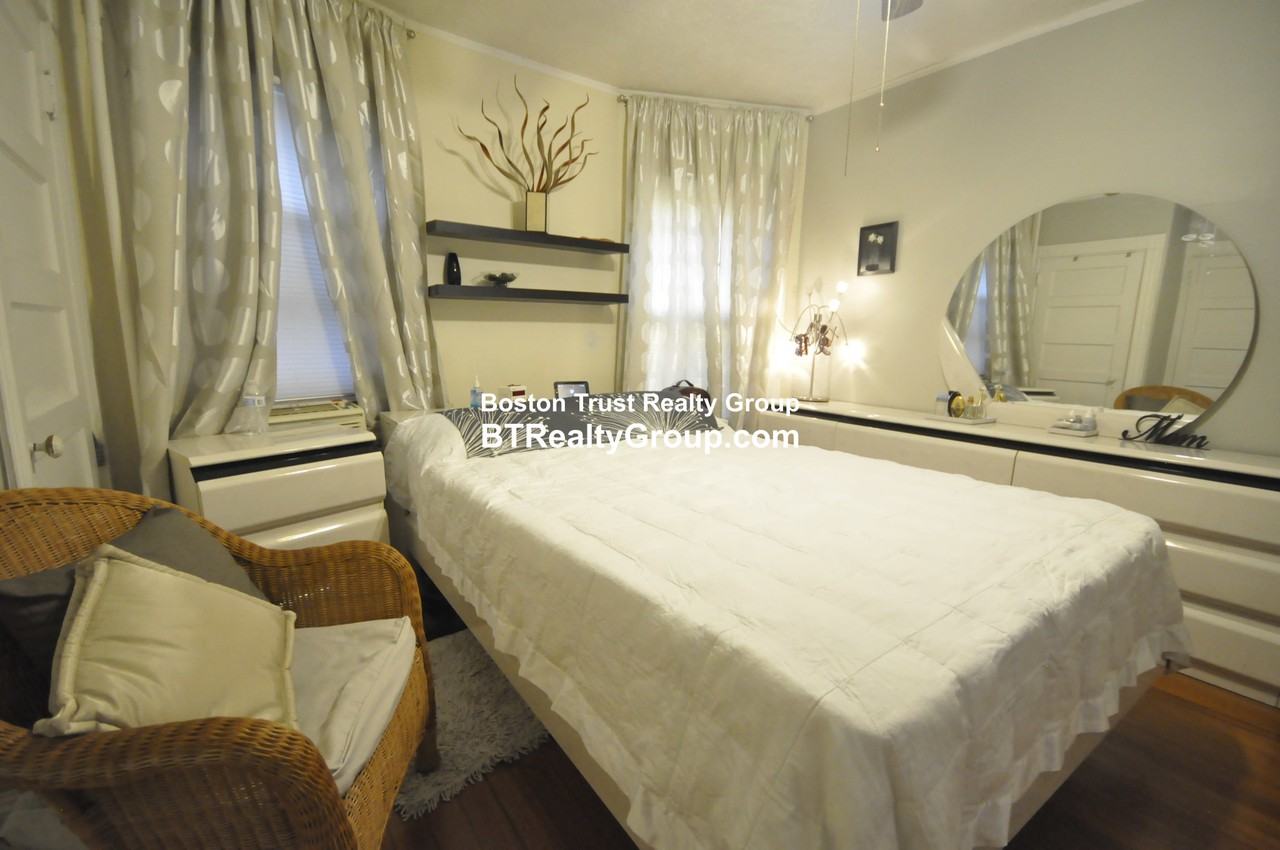 57 Rexford St #1 - Photo 3 of 17