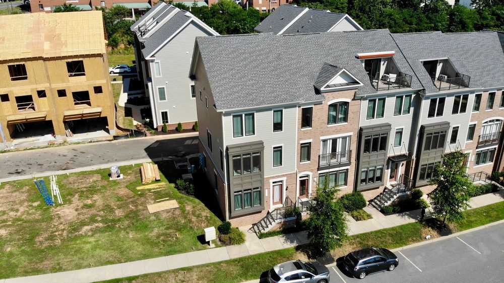 2031 Inglewood Dr - Photo 3 of 31