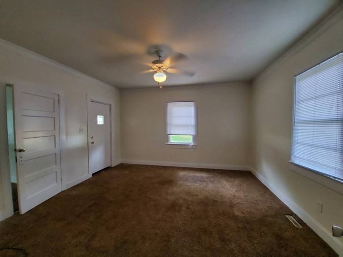 311 Masters Dr - Photo 2 of 9