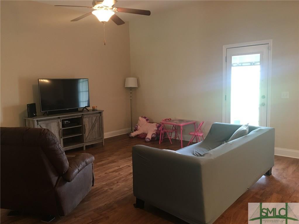 110 Bonnie Circle - Photo 3 of 16