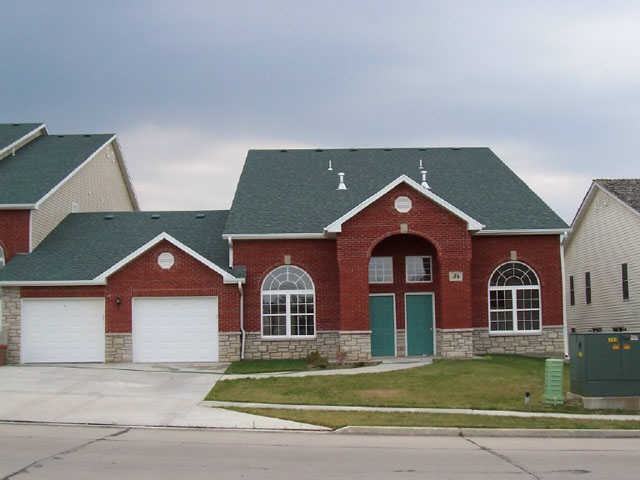 Garry Lewis Properties - Photo 3 of 8