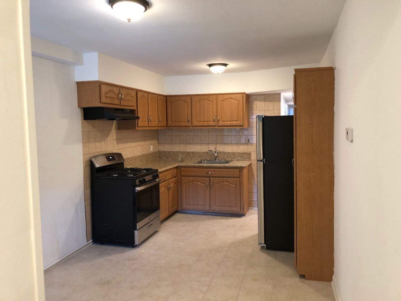 1371 E 99th St 1stfl New York Ny 11236 2 Bedroom Apartment For Rent For 1 800 Month Zumper