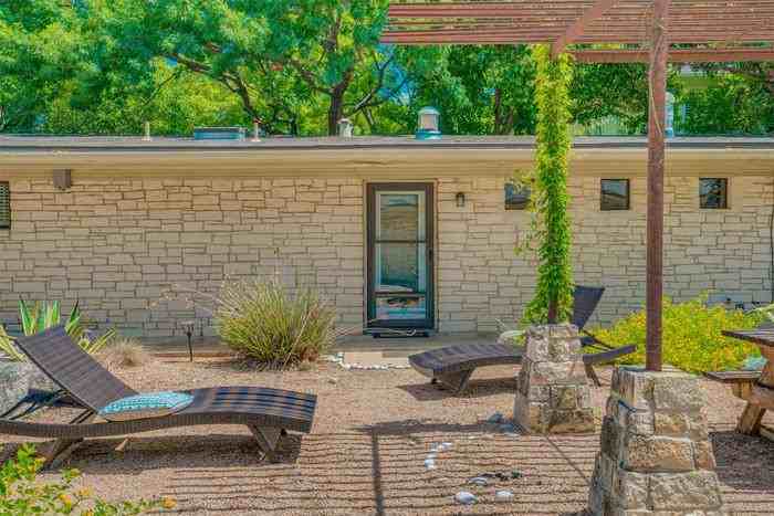 2402 Jarratt Avenue #A - Photo 3 of 37