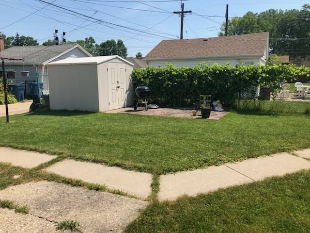 7618 66th Pl - Photo 3 of 4