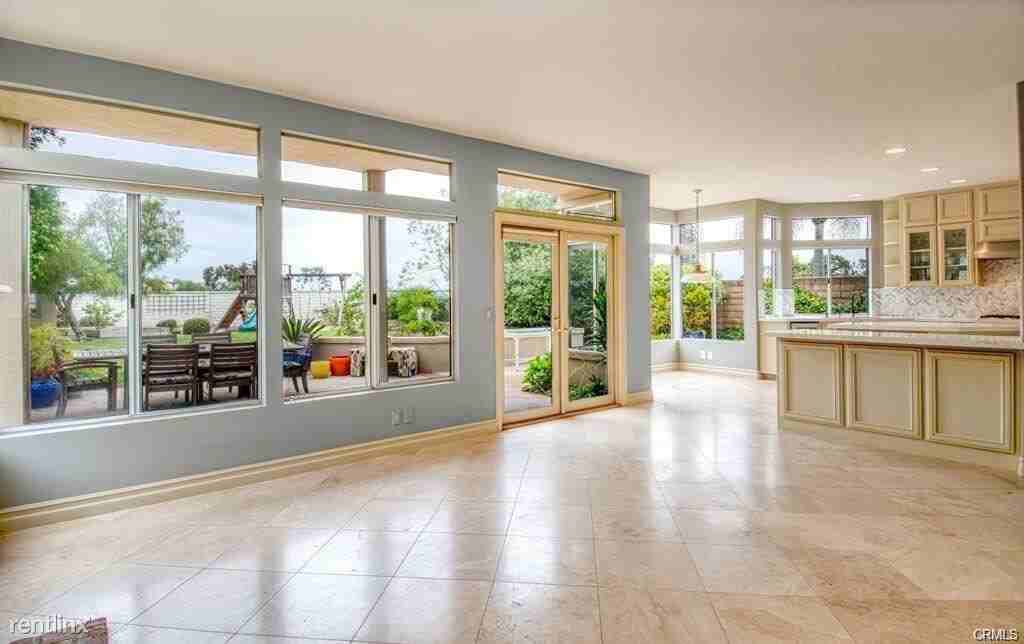 23321 Vista Carillo - Photo 3 of 10