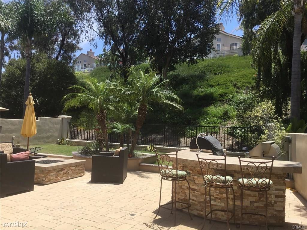 8 Anacapri - Photo 2 of 10