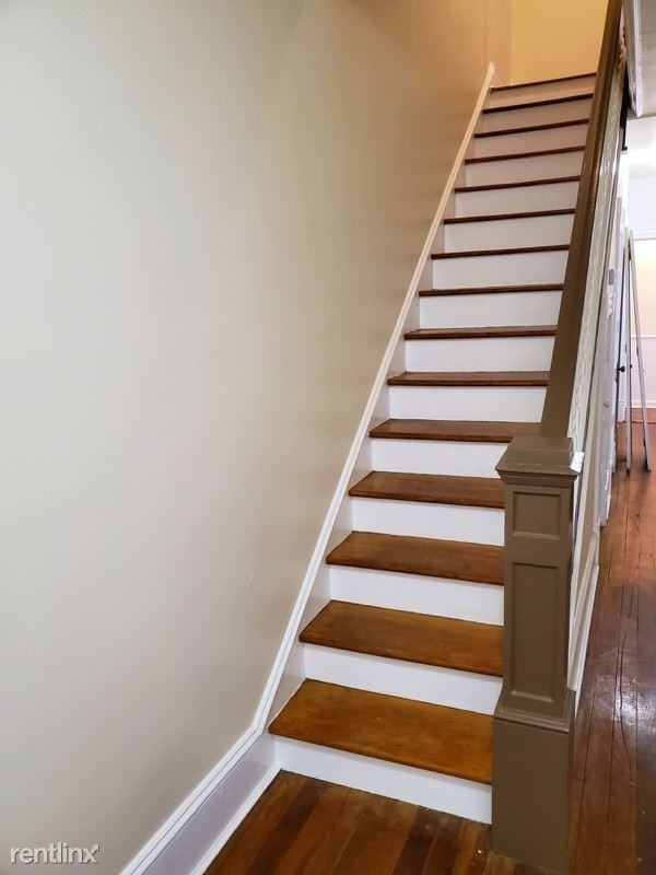 1114 Main St - Photo 3 of 9