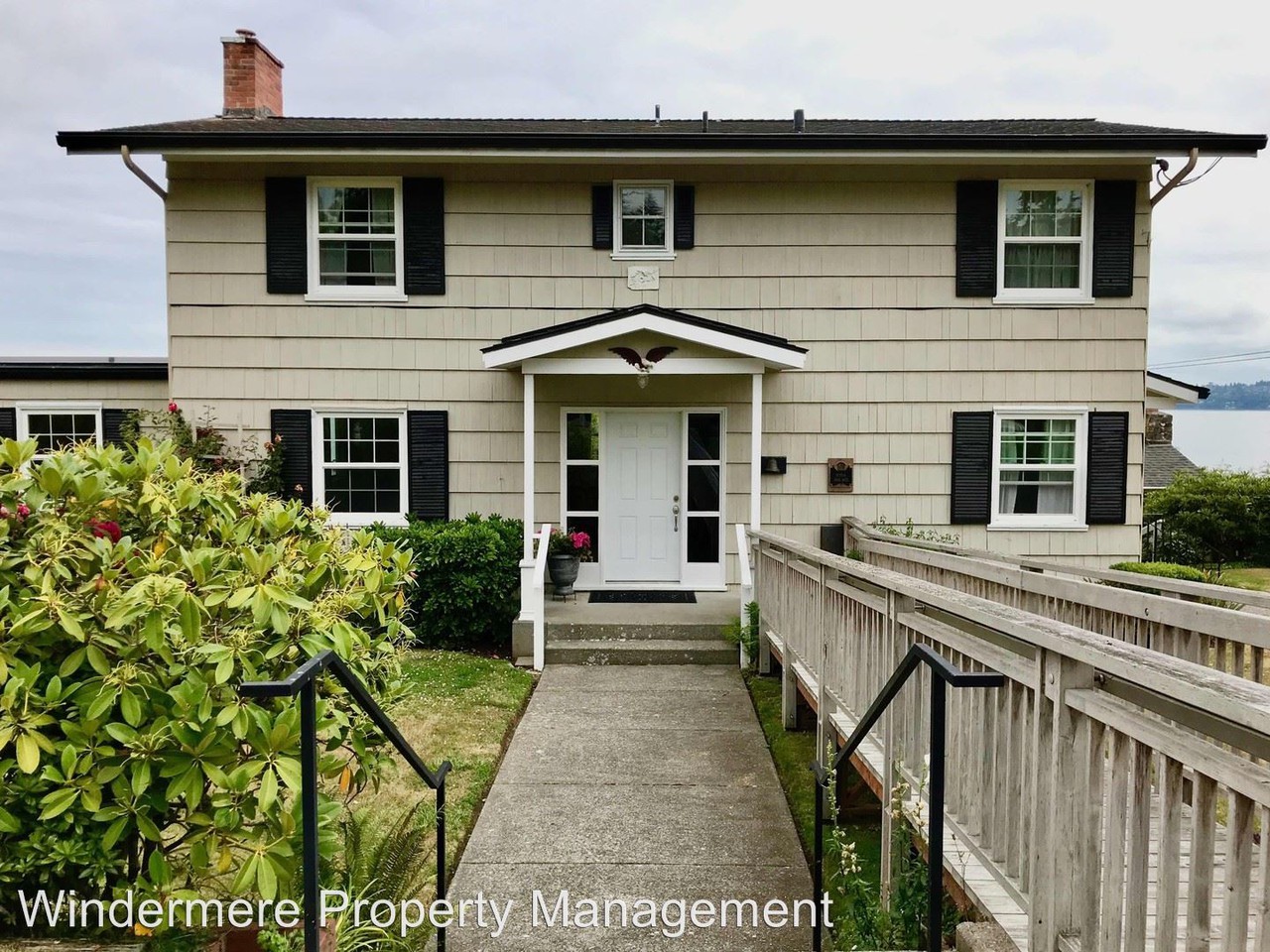 7750 Yeomalt Pl NE - Photo 2 of 25