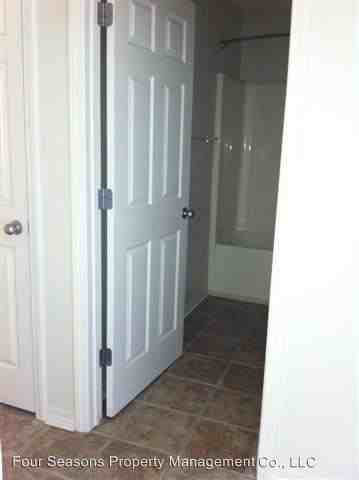 109 Spruce St - Photo 3 of 28