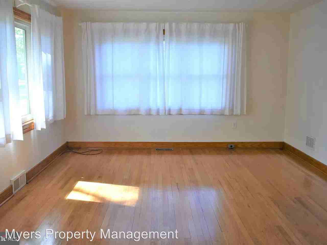 229 Bayard Ave - Photo 2 of 8