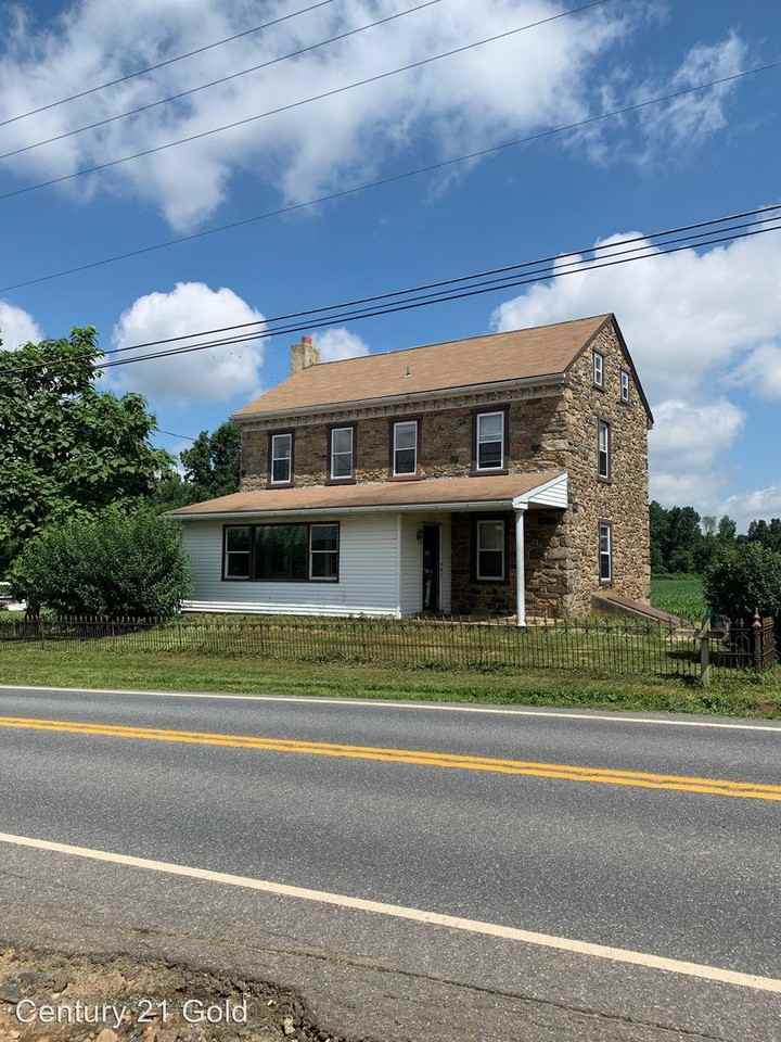 571 Huffs Church Rd, Alburtis, PA 18011 3 Bedroom Apartment for Rent