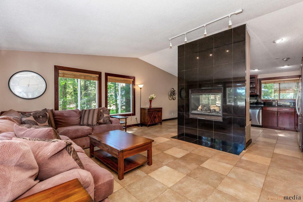 16351 Pacific Hwy - Photo 2 of 32