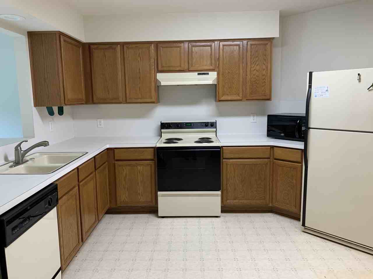 317 Whispering Oaks Dr - Photo 2 of 12