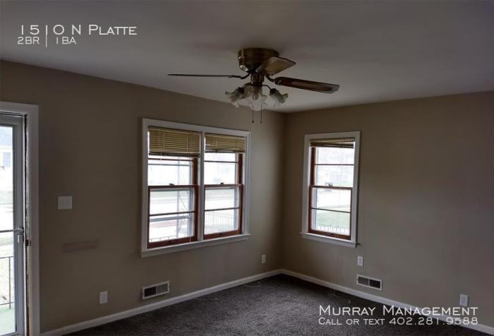 1510 N Platte Ave - Photo 3 of 9