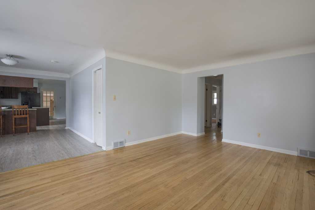 9101 Columbia - Photo 2 of 16