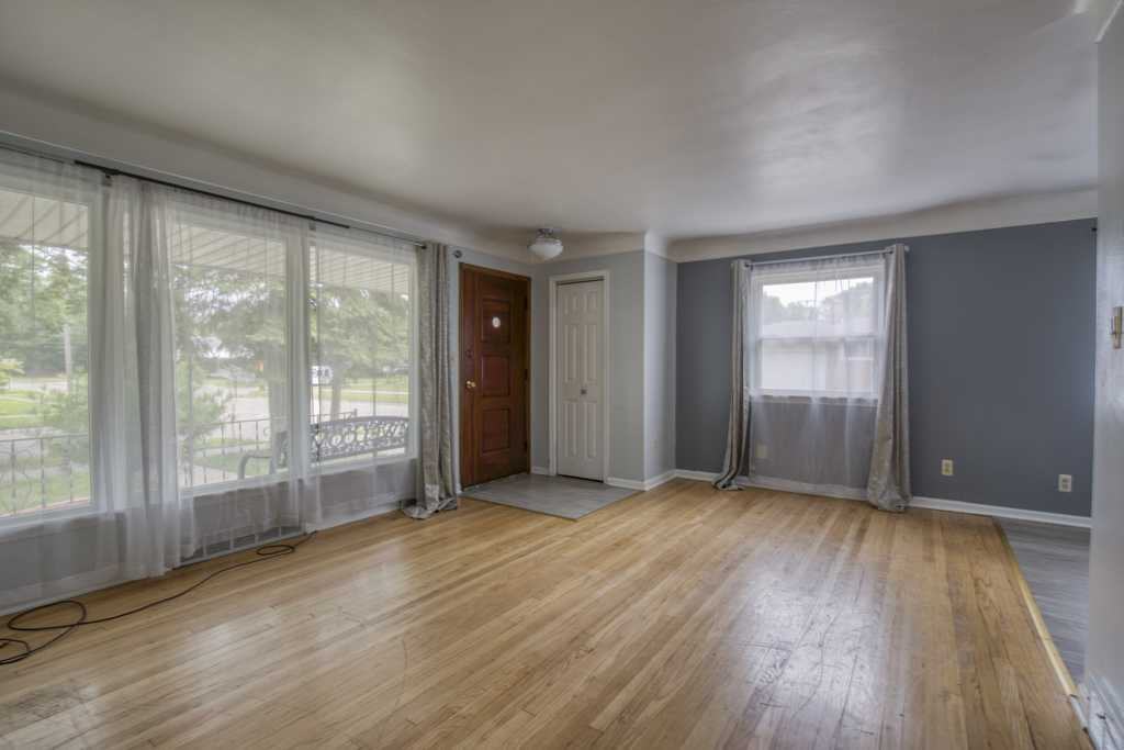 9101 Columbia - Photo 3 of 16