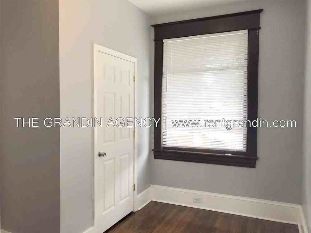1521 Chapman Avenue Southwest - A - Photo 3 of 44