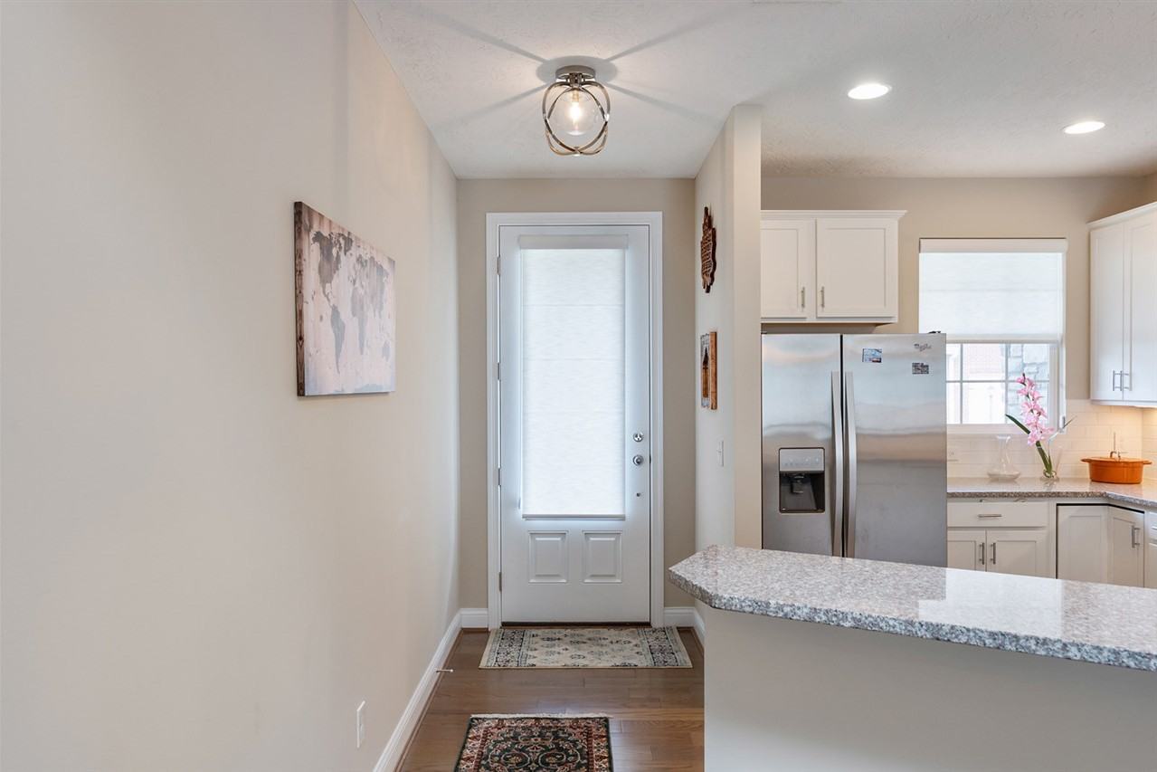 220 Mulberry Ct - Photo 2 of 32