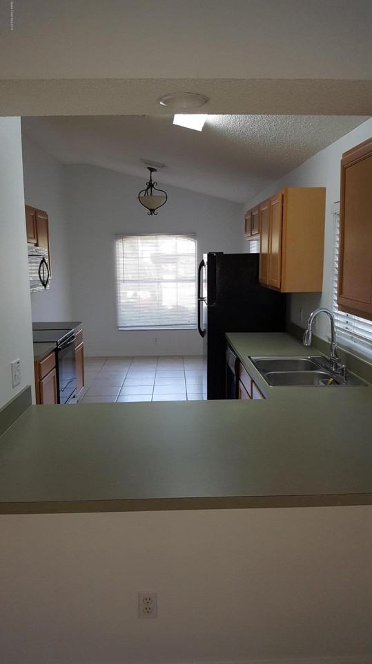 1035 Sedgewood Circle - Photo 2 of 11