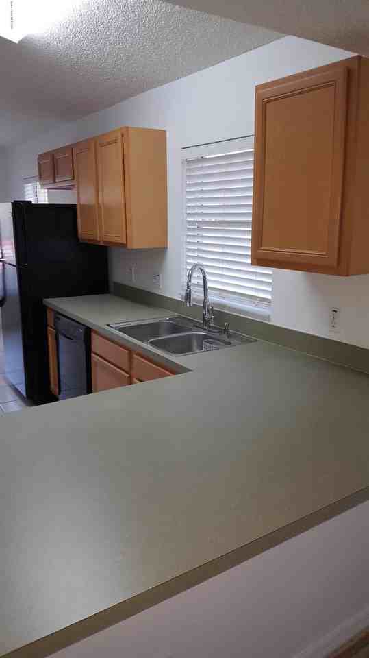 1035 Sedgewood Circle - Photo 3 of 11