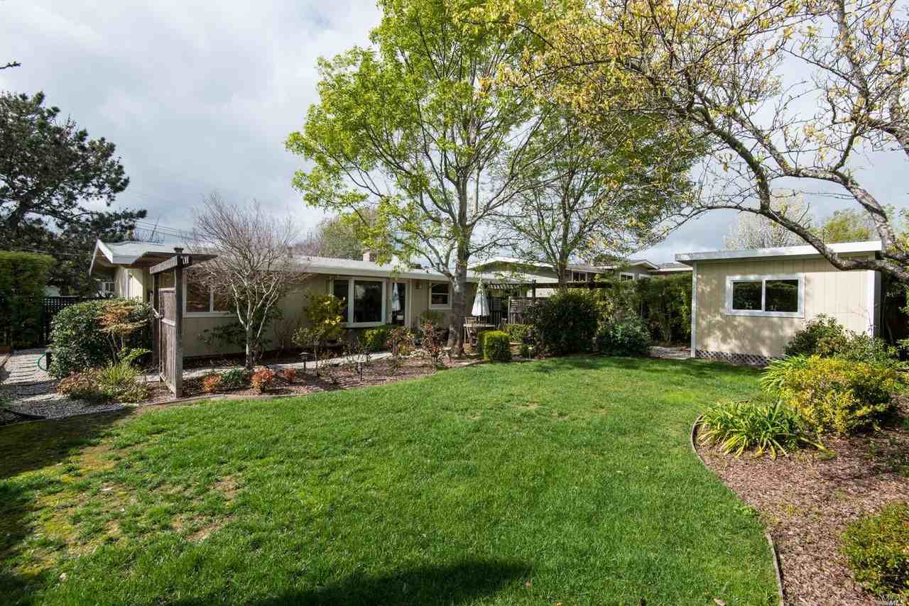 101 Harbor Dr - Photo 3 of 15