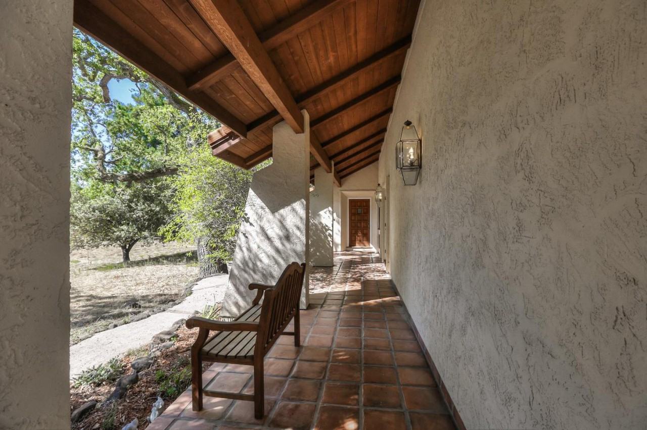 175 Meadowood Dr - Photo 3 of 36