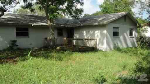 390 Diane Ct - Photo 3 of 8