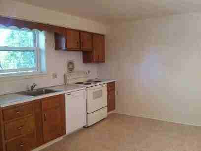 Sycamore Gardens Apts - Photo 3 of 7